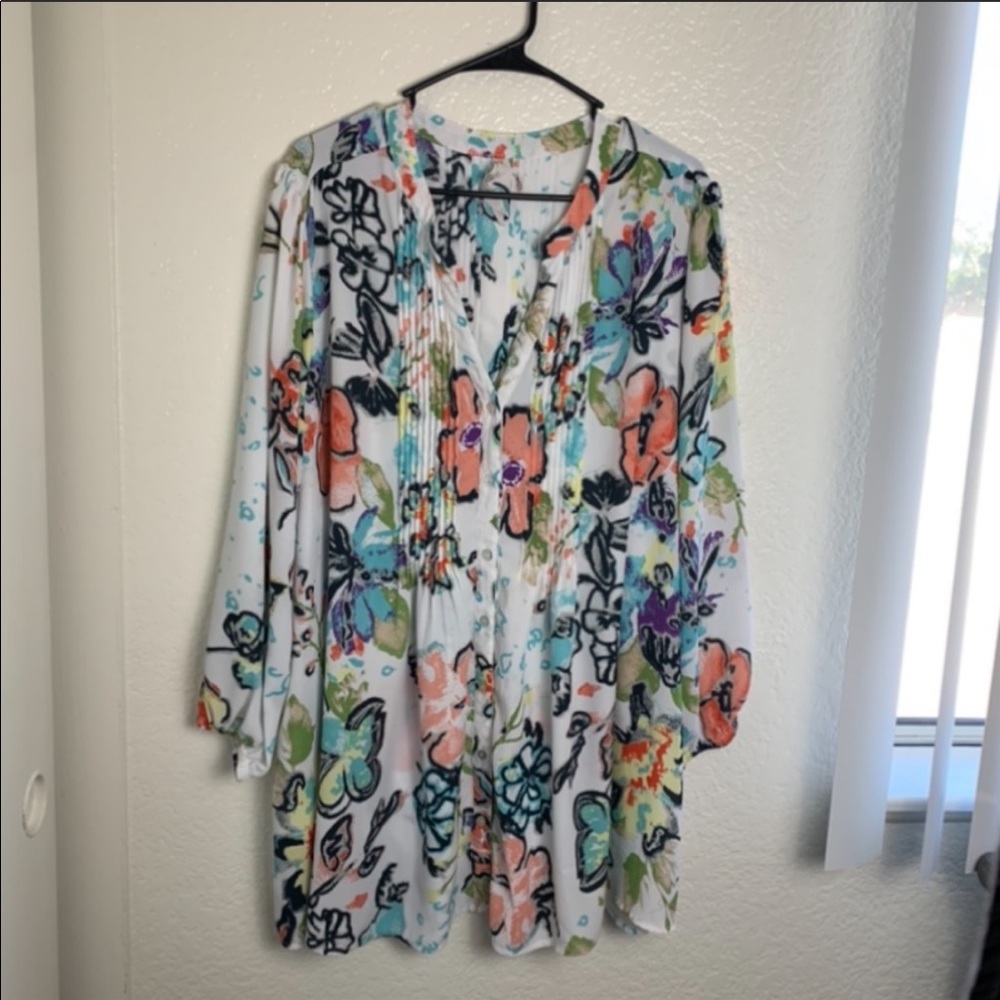 Melissa McCarthy Button down blouse